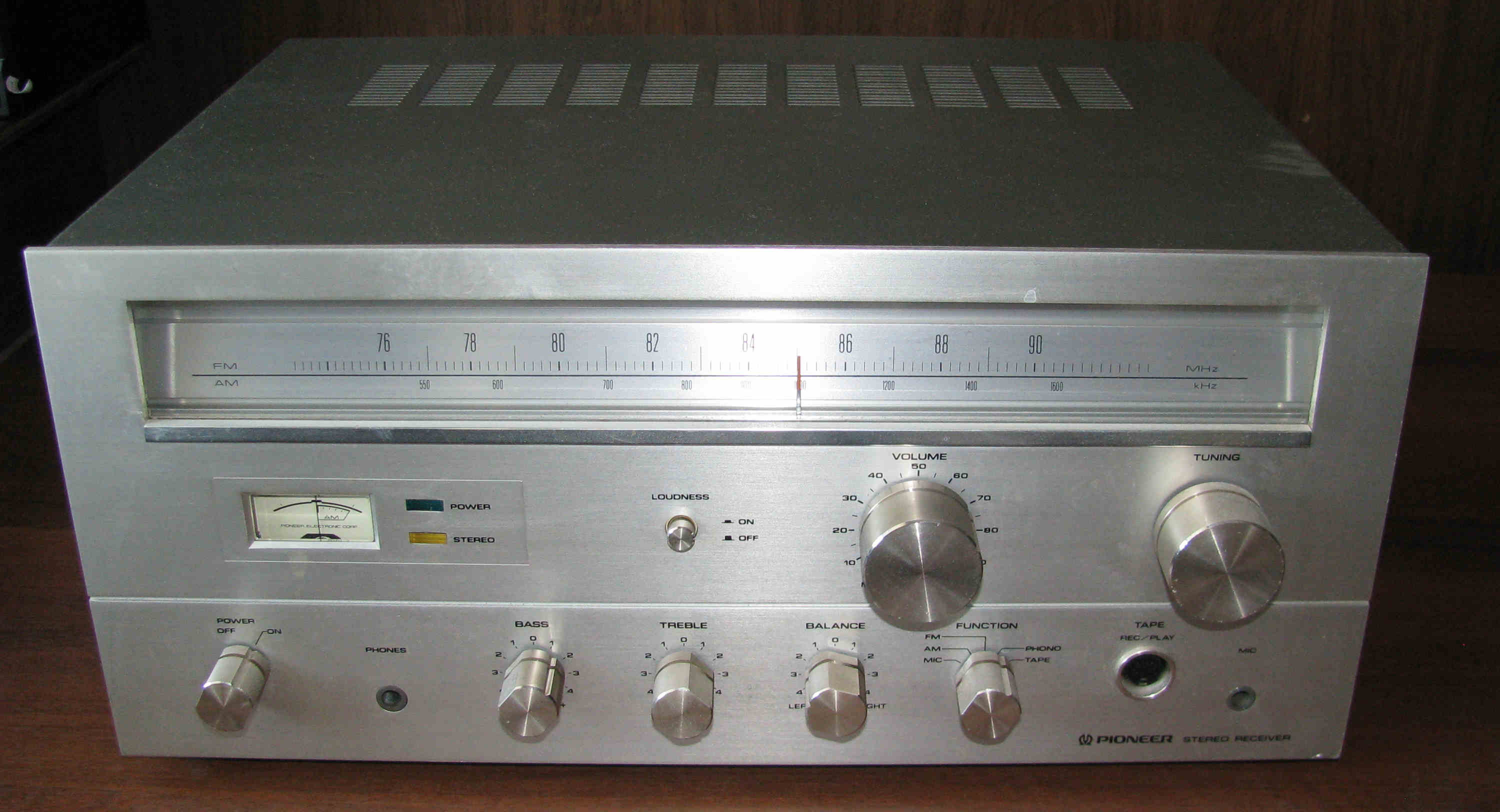 vintage hi-fi receiver Pioneer MR-1000